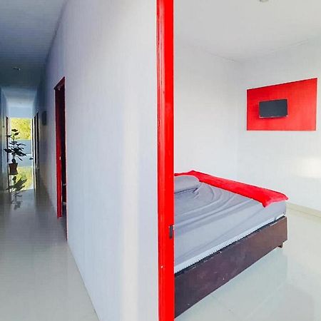 Sky Residence Tomohon Mitra Reddoorz Luaran gambar